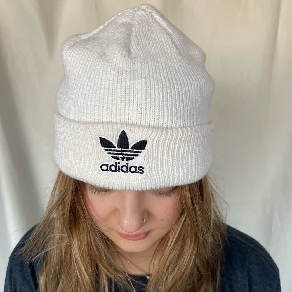 Adidas unisex Originals Trefoil
Beanie hat Heather white color NWT winter hat